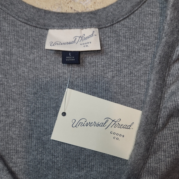 Universal Thread Grey Ribbed V-Neck Top - Picture 2 of 7